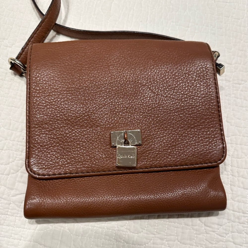 Calvin Klein women’s brown leather crossbody wallet purse - Picture 2 of 9